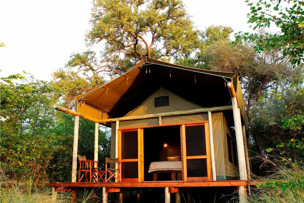 Motswiri has 5 luxurious tents accommodating 10 guests in total in large, airy tents on decking overlooking the Selinda Spillway.  Each tent has ensuite facilities and hot and cold running water