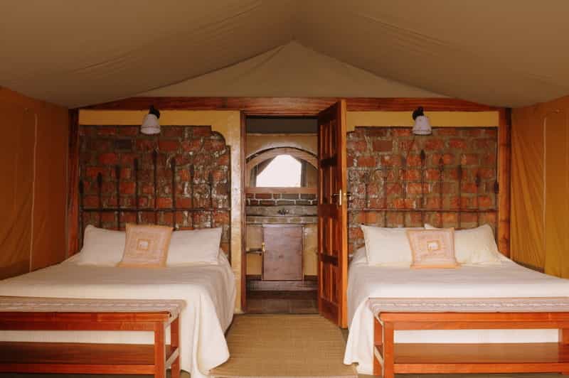 The mid-range tent also has 2 queen sized beds...