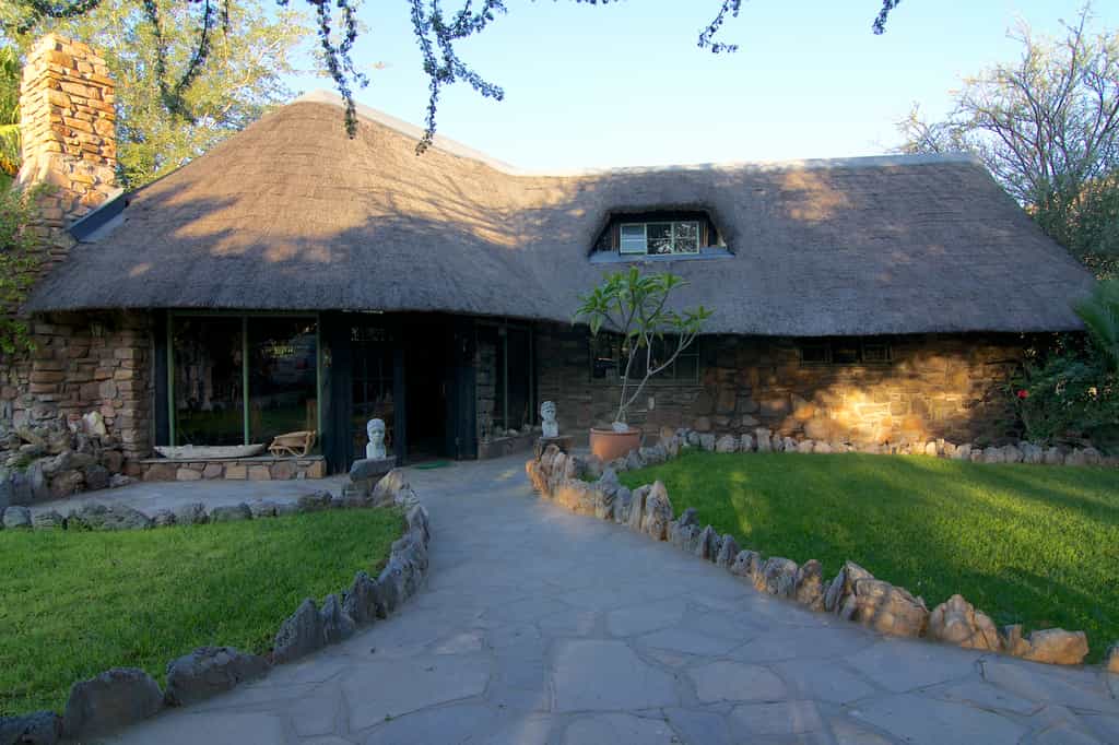 Mark your foot prints in the streets of Etusis