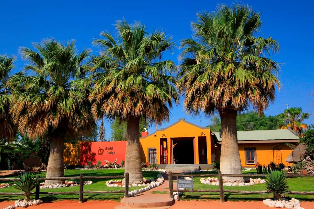 Front and entrance to lodge