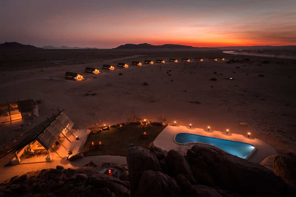 Facilities at Desert Quiver Camp - Pool and bar area