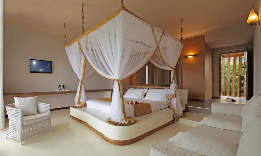 90sqm - Located directly on the beach, these rooms combine the luxury and comfort of a prime location.  Ideal for beach-lovers wanting to take full advantage of the hotels spectacular beach.