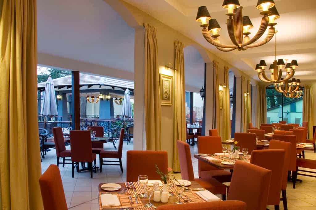 The Restaurant serves breakfast from 7:00 to 9:30, weekdays.   On weekends, breakfast is served from 7:30 to 10:00.   Lunch is served, Monday to Sunday, 12:30 to 15:00.   Dinner is served Monday to Sunday, between 19:00 to 22:00.