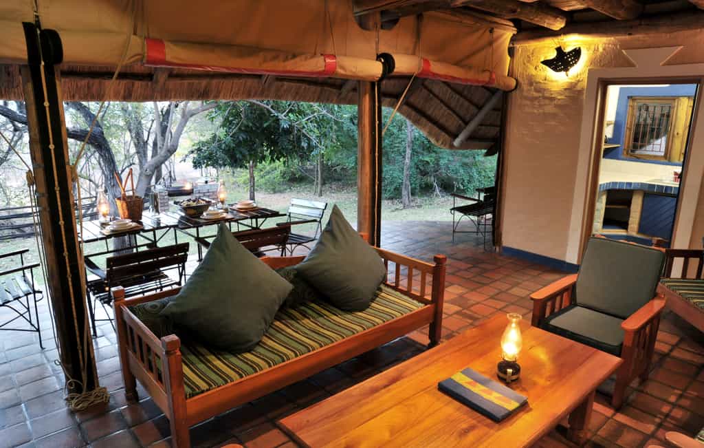 Pronounced ‘Lock-oo-too-la’, it means 'Place of Peace' in the local siNdebele tongue, and certainly lives up to this description  Each lodge has it's own outside area and garden. 