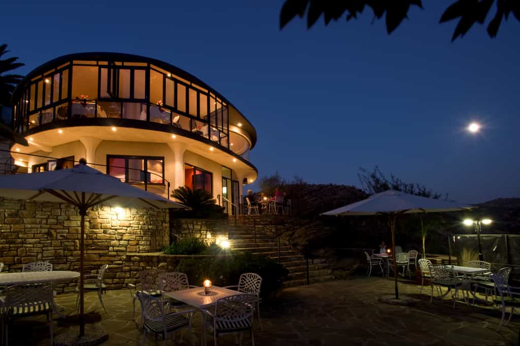 High up on hills above the City of Windhoek, this hotel offers unsurpassed views from the restaurant and terrace, making it a famous place for sundowners. The latest technology, combined with luxury ensure that Hotel Thule caters for the most discerning of busines and holiday traveller.