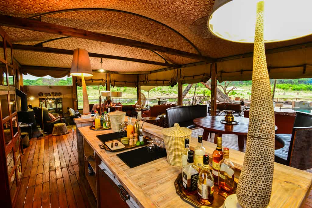 The bar at Somalisa Acacia Camp