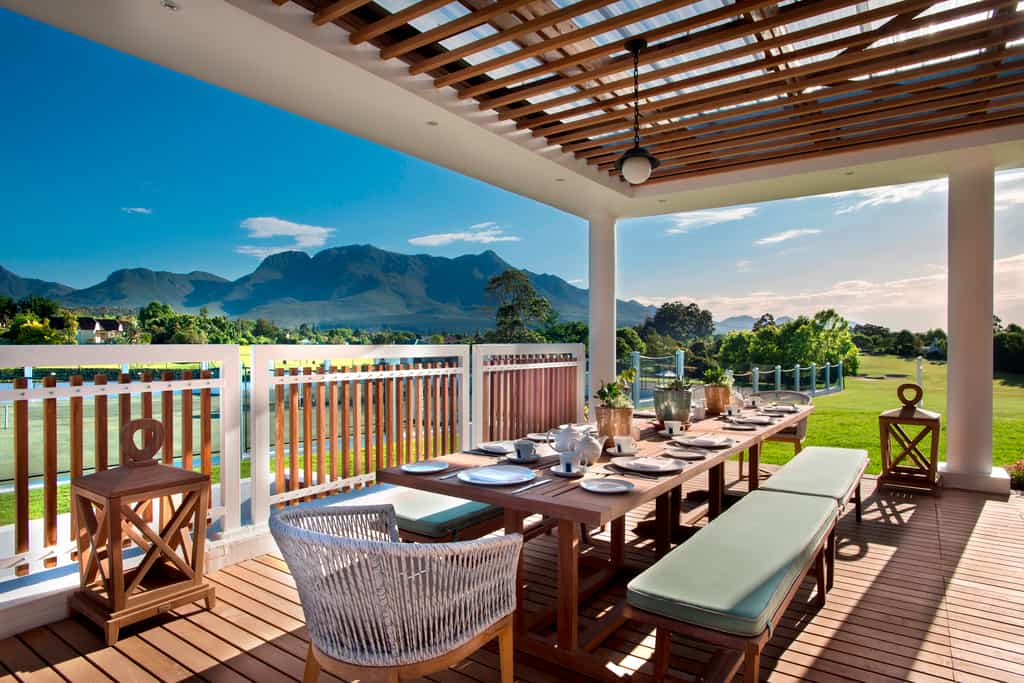 Monet's Restaurant & Deli Outdoor Pergola