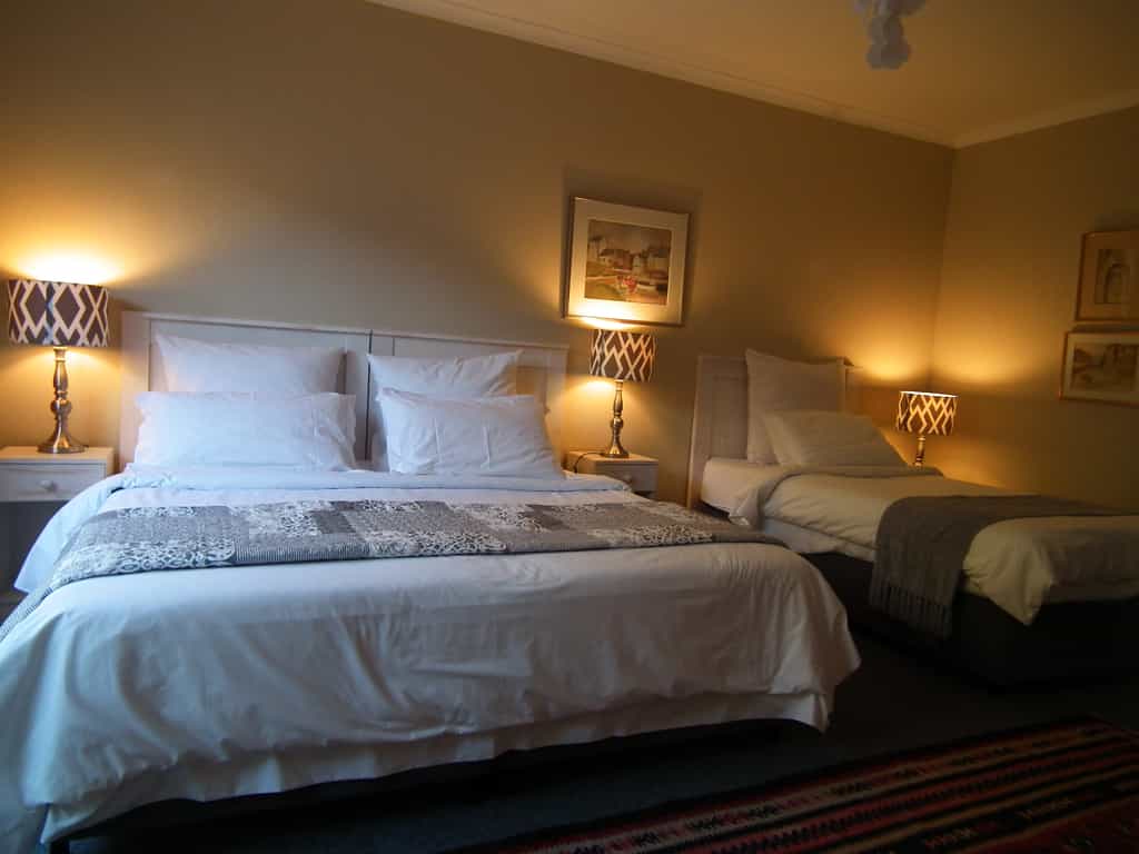 Second bedroom can be 1 king with extra single bed or 3 single beds with full en-suite bathroom