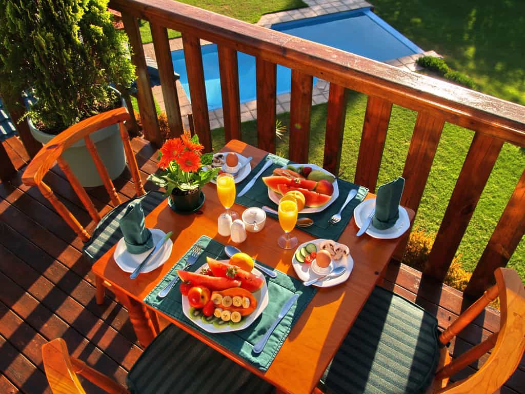 The views over the garden gives one the feeling of being in the treetops.