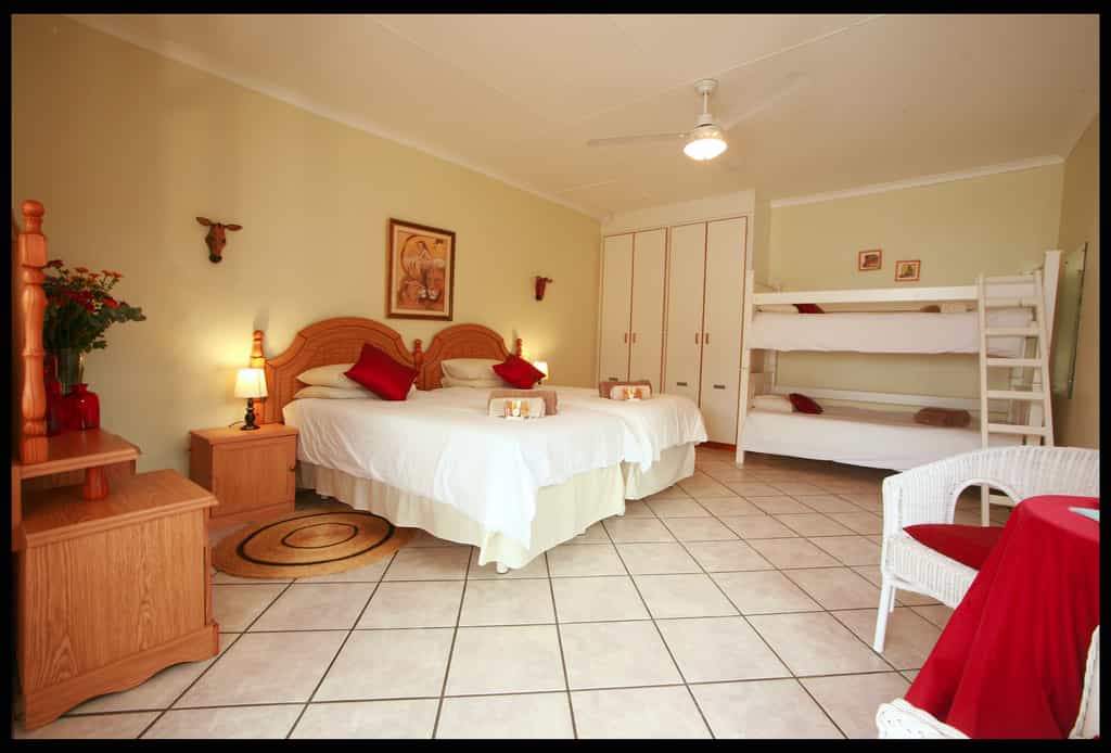 Spacious Family room sleeping 4 with En Suite Bathroom