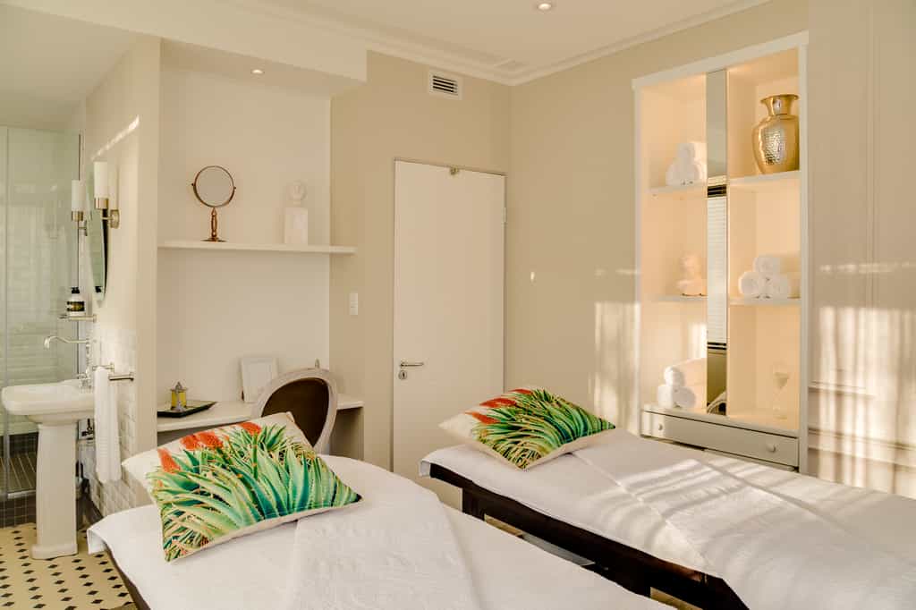 Capturing a true South-African feel the new, luxurious Relax Spa Suite has been custom designed exclusively to Protea Hotel Breakwater Lodge. This urban gem creates a spa suite experience with your relaxation, rejuvenation and pampering in mind.