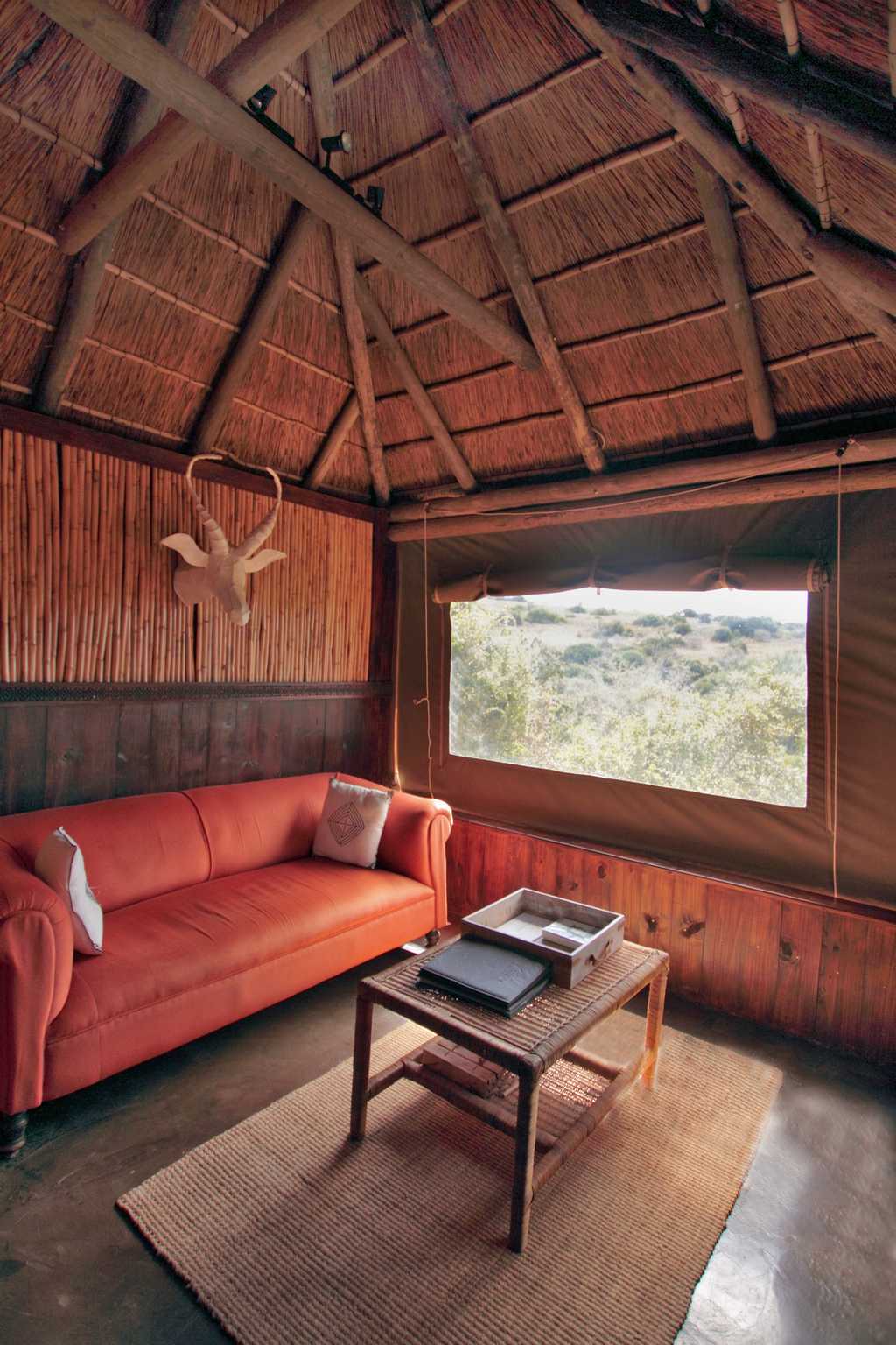 King / Twin Suite Lounge