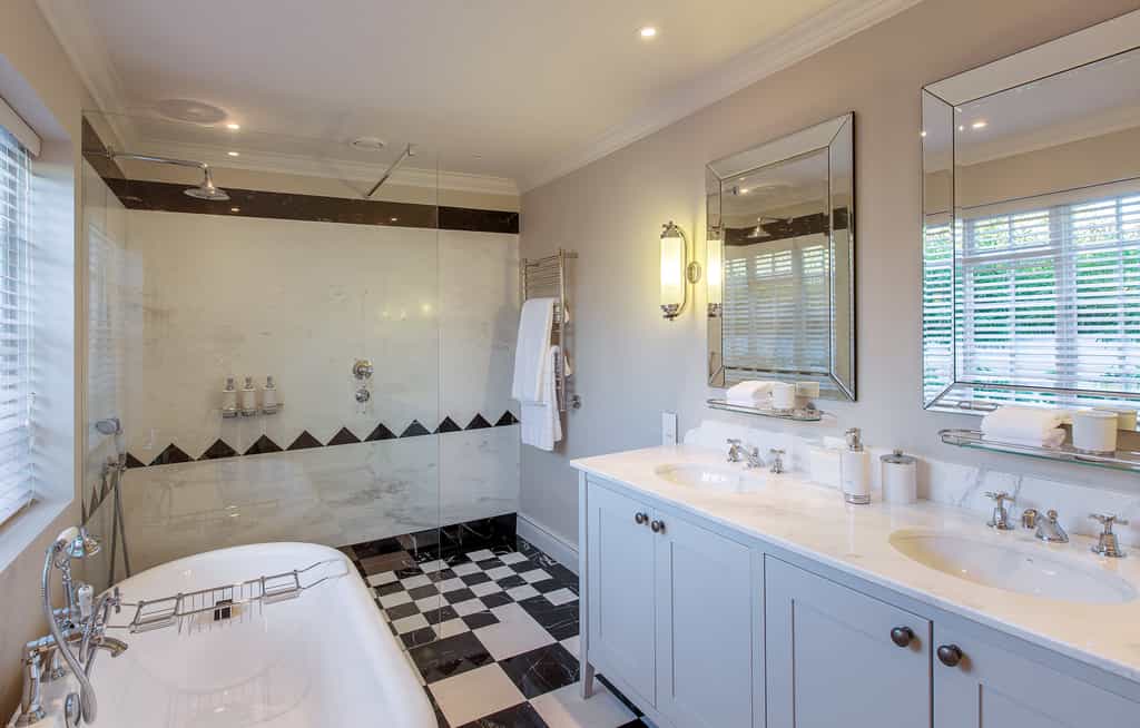 Classic Room Bathroom