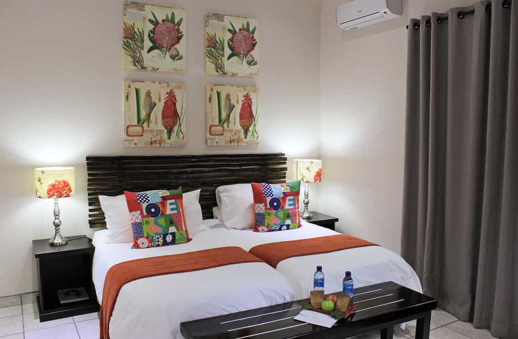 Spacious and elegant chalets with an authentic atmosphere.  We offer twin beds with an en-suite bathroom. Tea- and coffee-making facilities are also available.