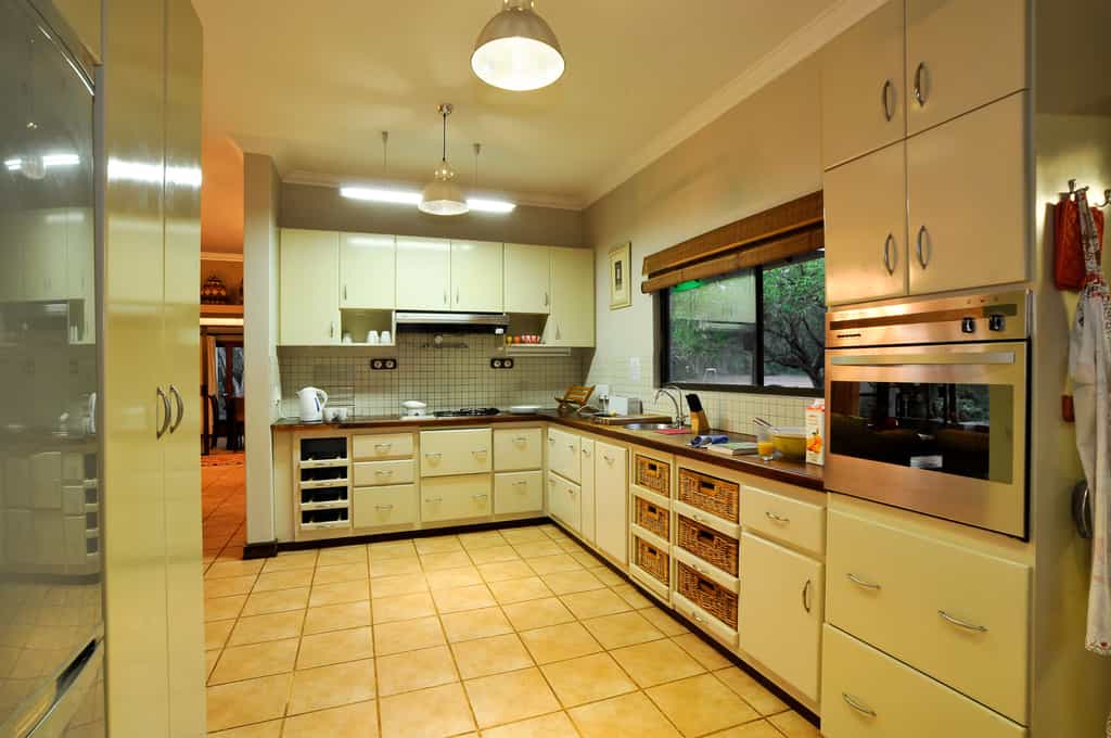 Mkhulu's self-catering house (Dinner optional)