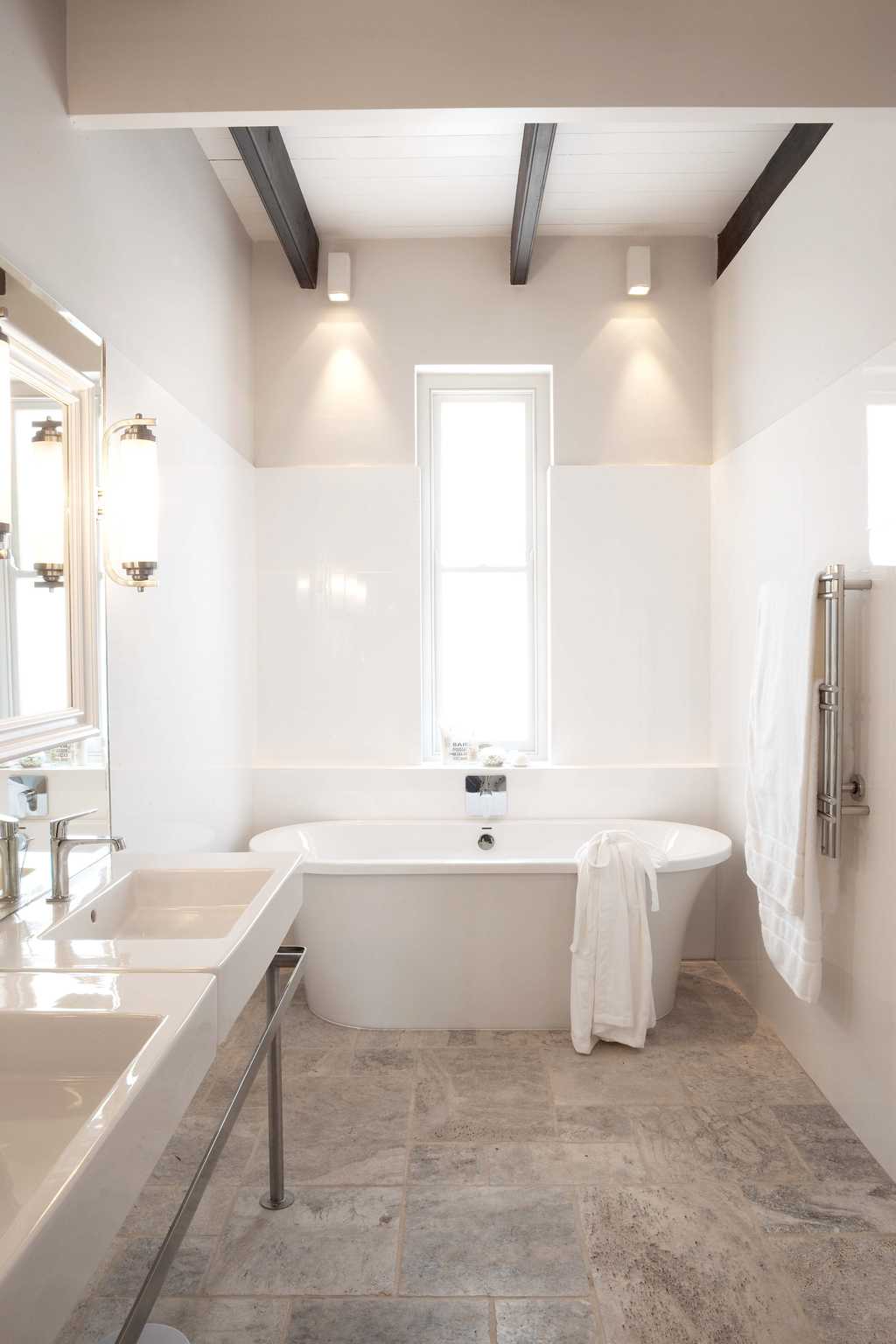 Suite 5 En-suite bathroom