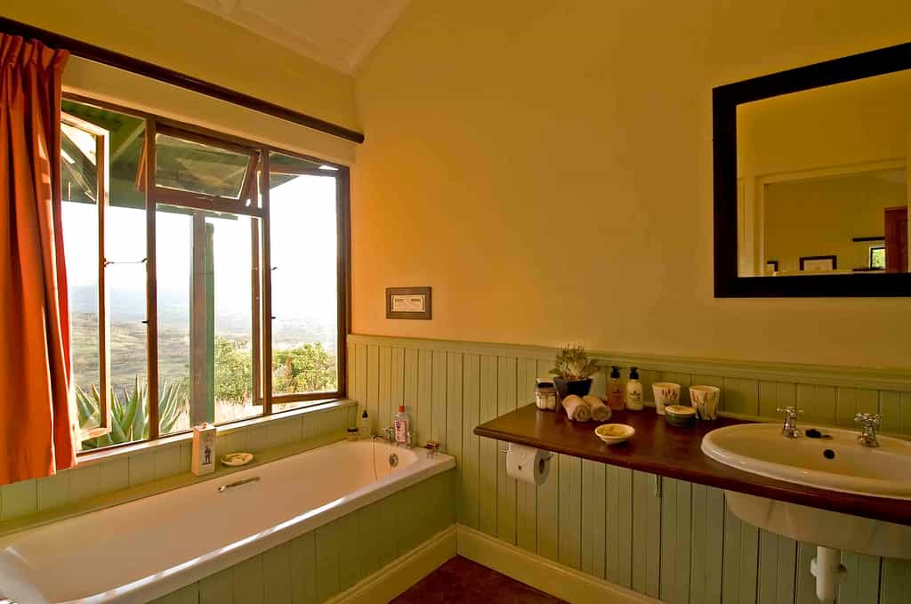 Standard Room bathroom with spectacular views