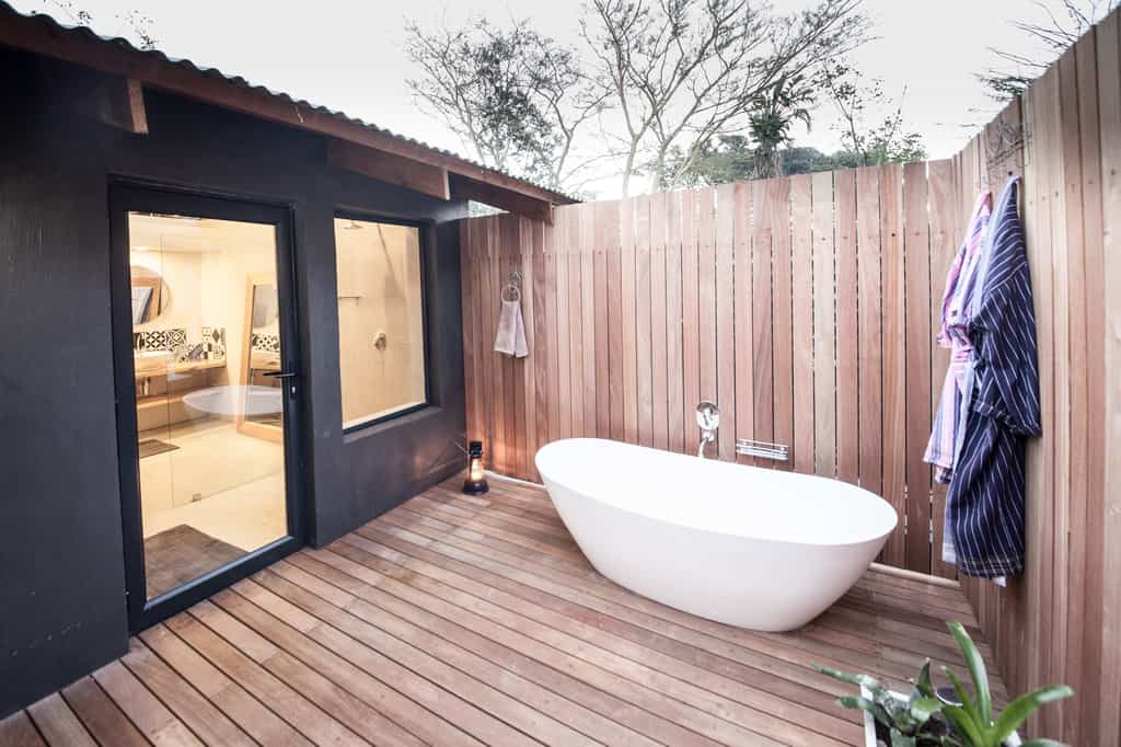 Jabulani Family suite - outside bathroom