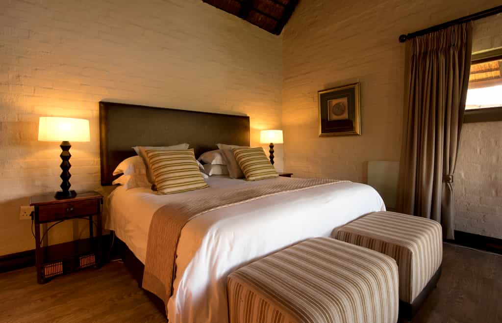 LakSide Bedroom - Double Bed