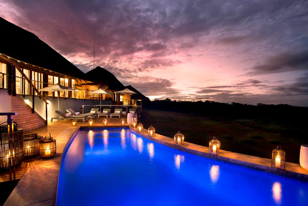 Mhondoro Game Lodge- Villa Pool evening