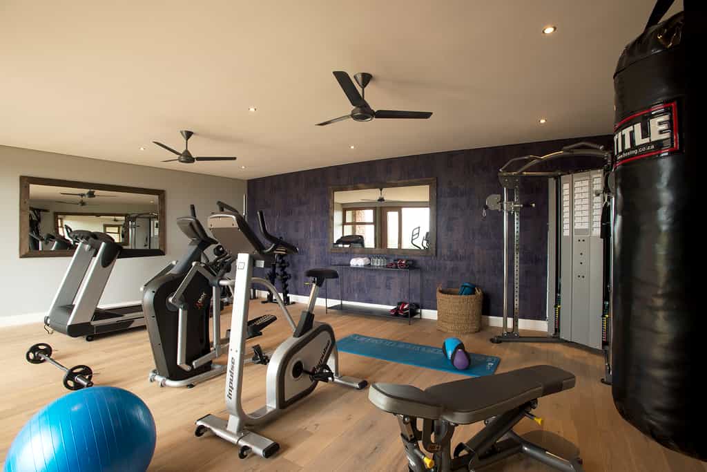 Mhondoro Game Lodge- Villa gym