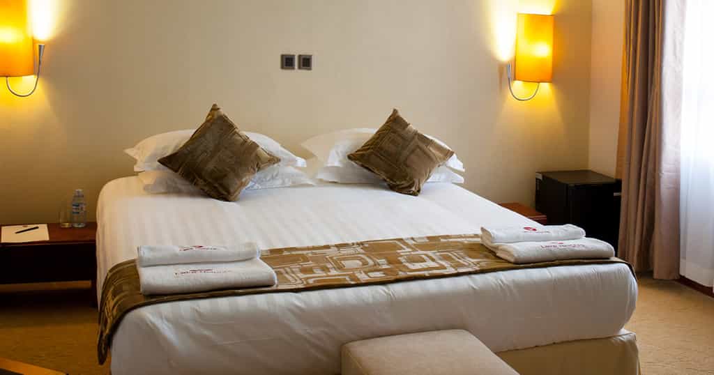 Lake Heights Hotel - Bedroom