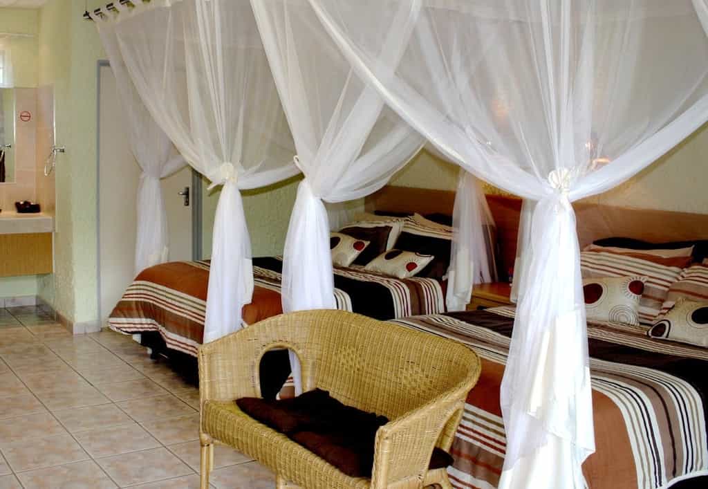 Spacious, air-conditioned rooms with en-suite bathroom