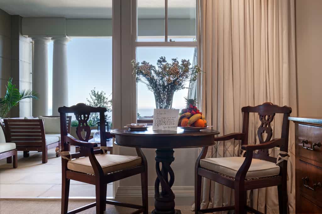 Personalised Welcome Note & Fruit Bowl