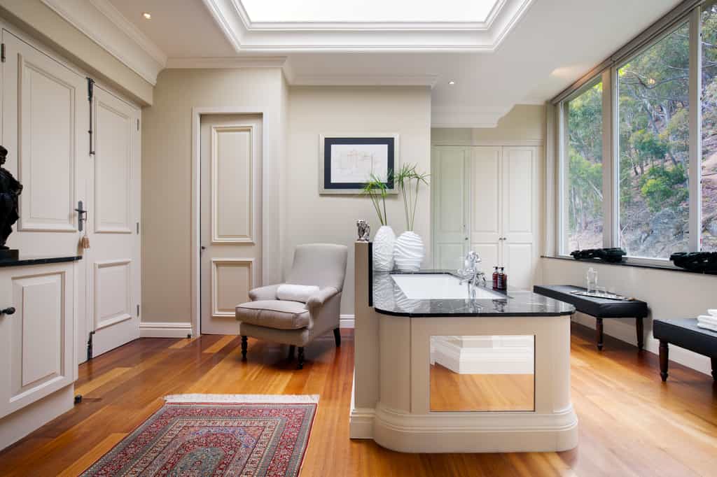 Feature Bath & Walk-In Shower with Mountain Views