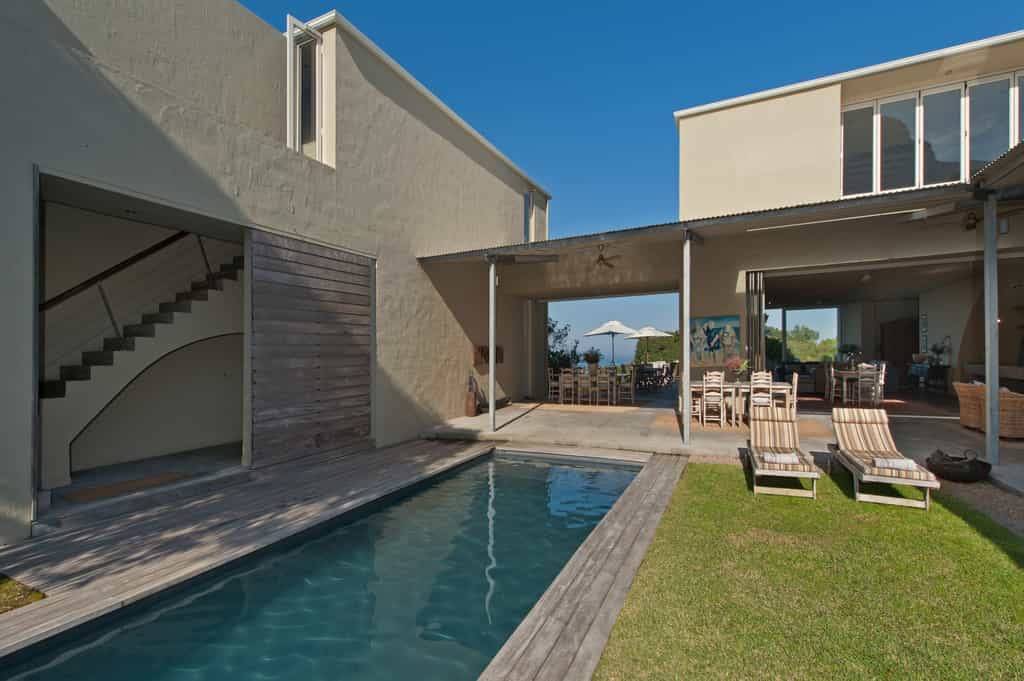 Swimming pool & stairs leading up to Sugarbird Junior suite