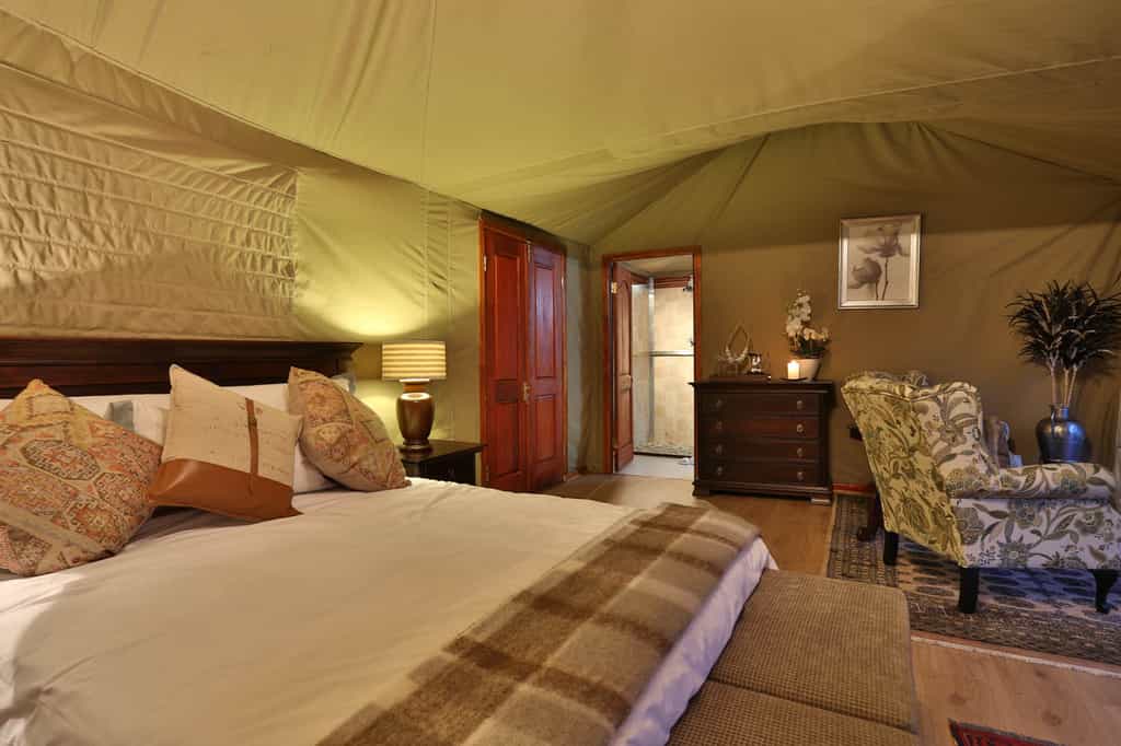 The lodge has 10 luxury tents with either twin or a conversion to a double bed. Each tent is well-positioned for ultimate privacy and seclusion.