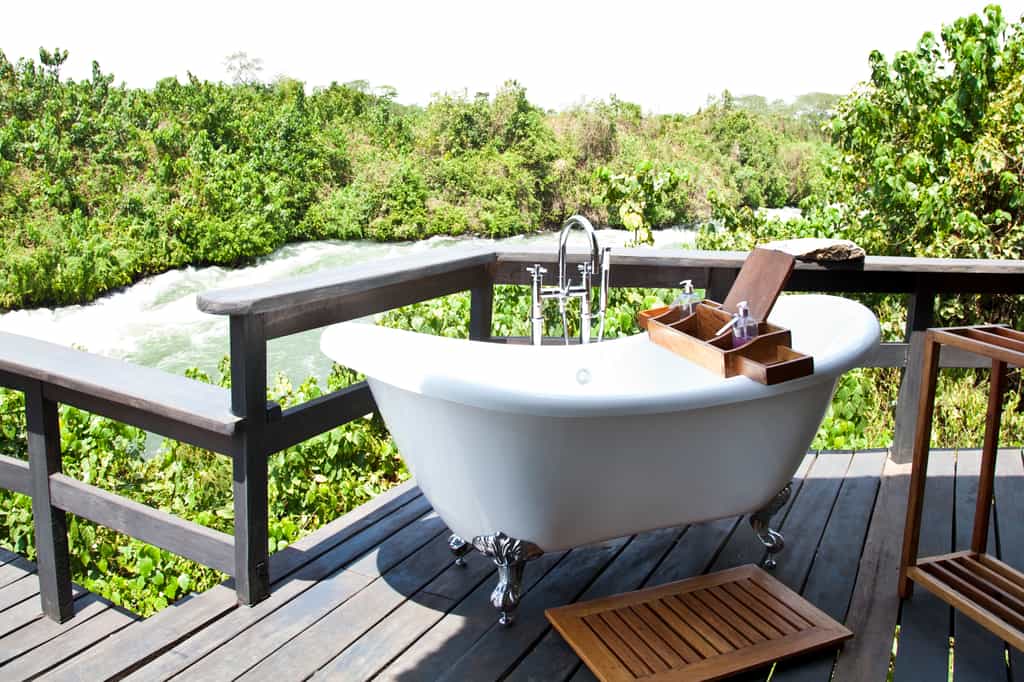 All Villa suites have a bath on the outside deck overlooking the Nile