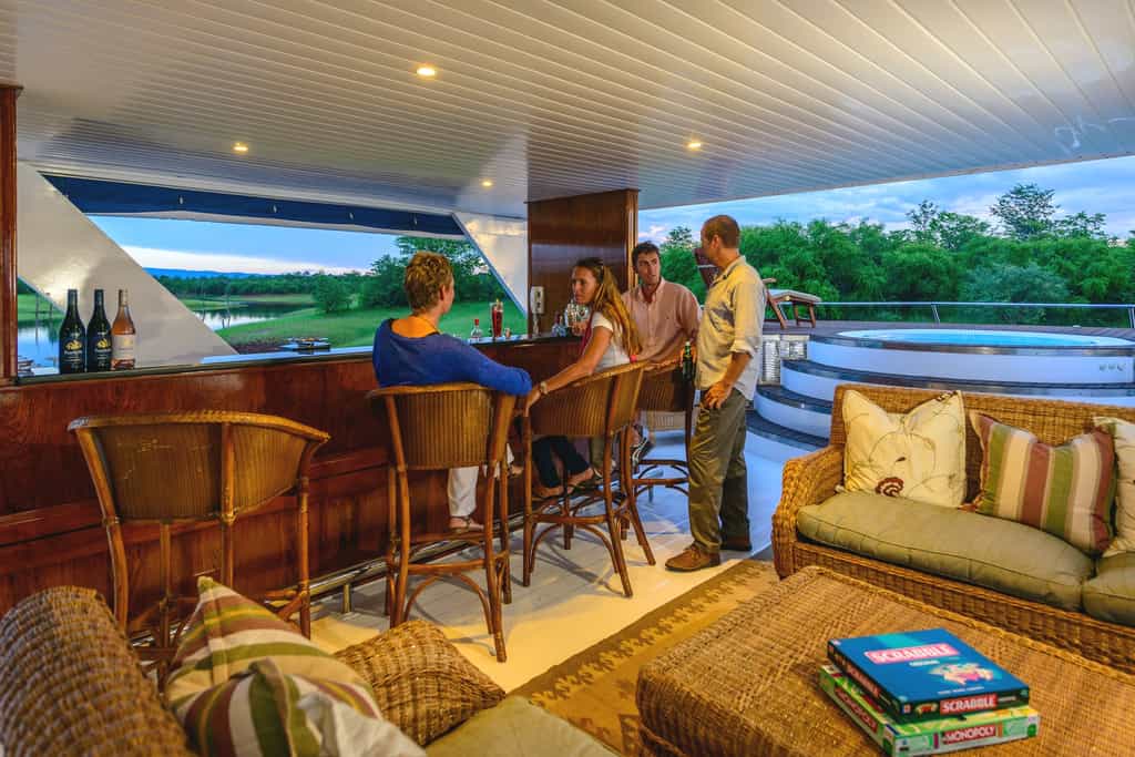 Pre-dinner drinks at the bar on the Palm Deck.
