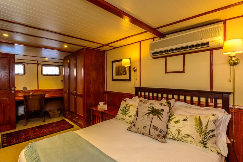The Cabin deck offers 3 en-suite, air conditioned cabins.