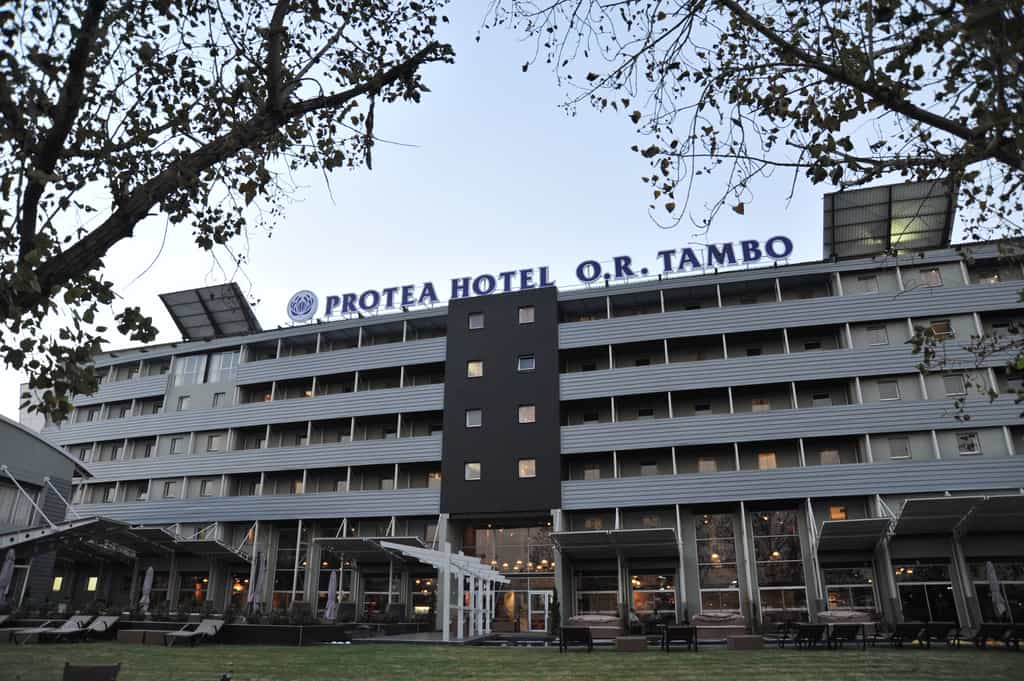Time-conscious local and international business travellers will enjoy this convenient hotel 35 minutes from Sandton and Pretoria and is situated 800m from the Rhodesfield Gautrain Station. 