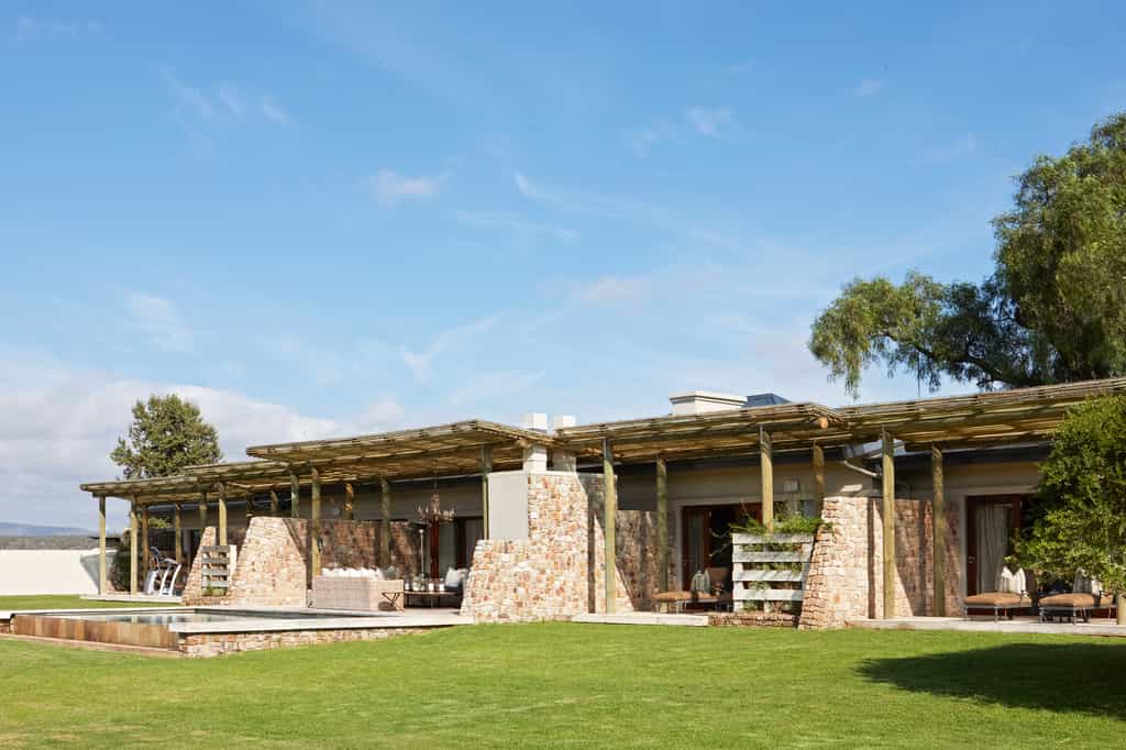 Ideally suited for families of 8 or less with 2 master bedrooms and 2 twin bedrooms, all of which are en-suite