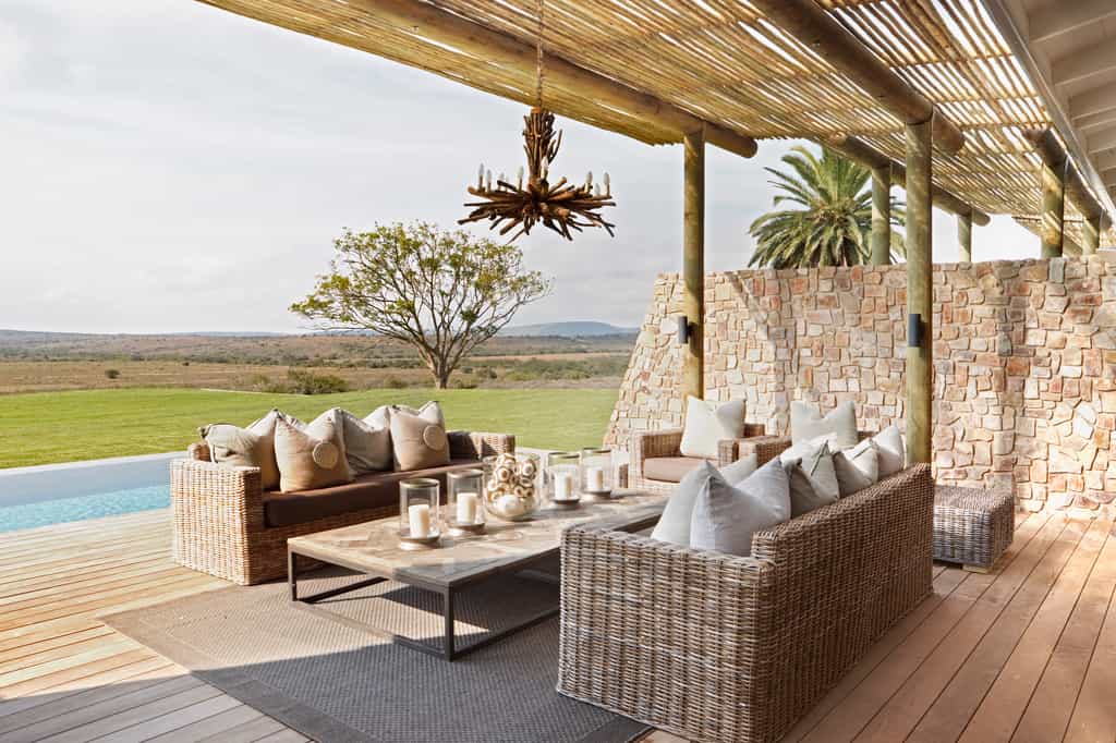 The villa overlooks a wildlife-rich expanse of grassland close to one of the major waterholes on the reserve