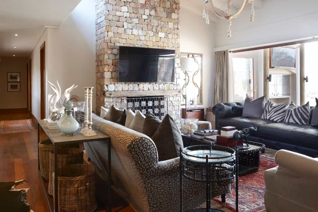 Discreetly combining the very best of an exclusive safari lodge with the latest conveniences of a modern home