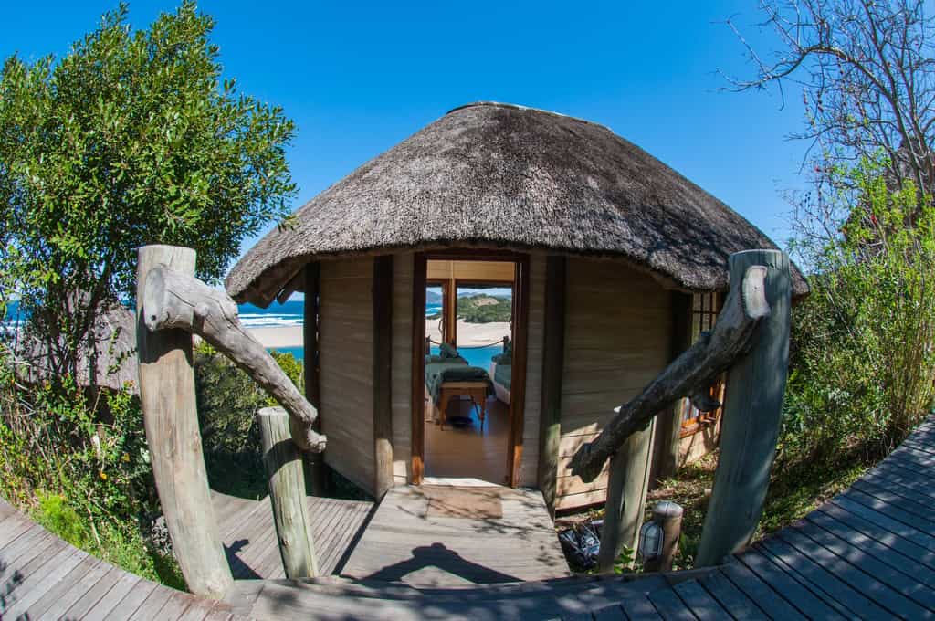 Nestled high on the Umngazi hillside the resort spa is tranquil and tastefully decorated, and guests are welcomed with a great Pondo smile.  The spa offers three private and tranquil treatment rooms, each with an adjoining secluded spa bath and breathtaking panoramic views of the Indian Ocean where guests can enjoy a selection of four different types of spa bathing rituals while watching the whales and dolphins play in the surf.