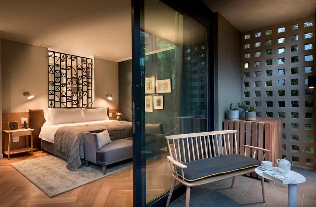 Luxury Bedroom & outdoor patio