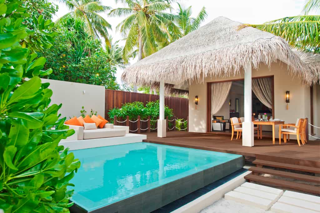 Villas & Suites with private pool and direct access to beach