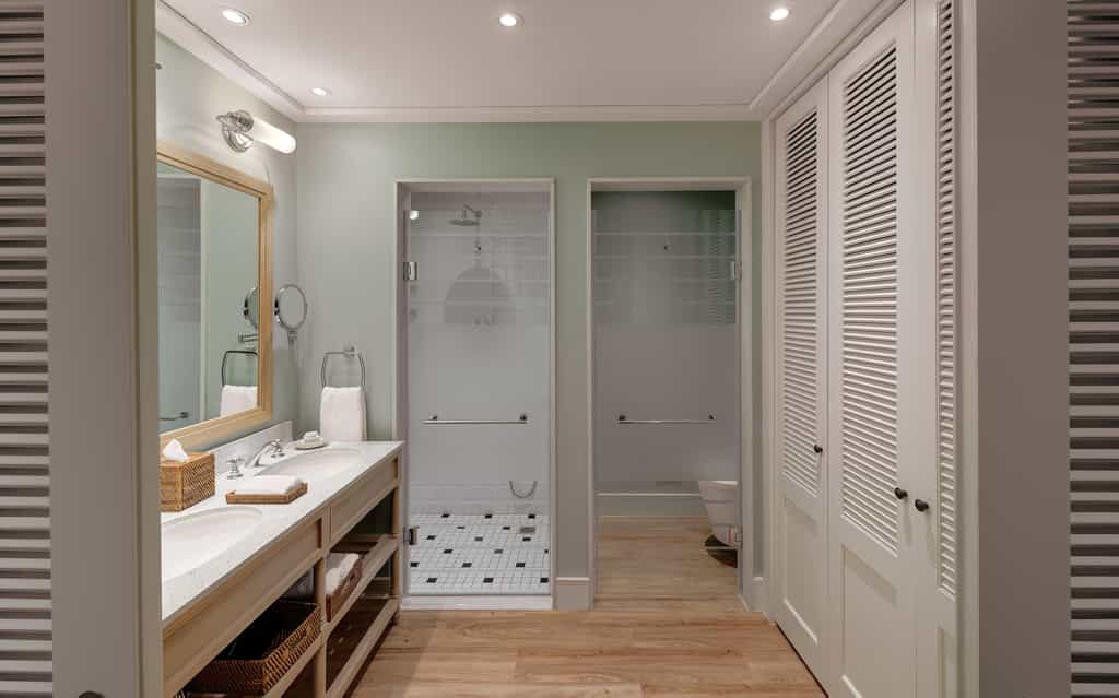 Luxury Room Bathroom