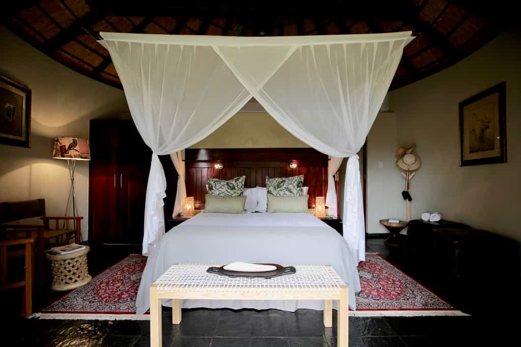 Rondavel set with King Bed, mosquito net and luxury linens 