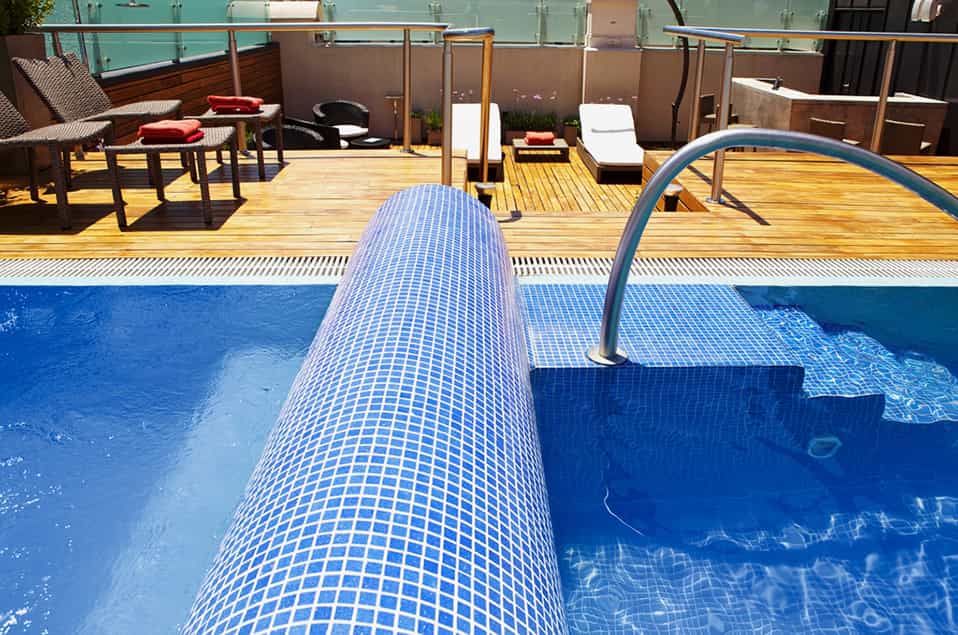 Our oasis in the sky, reminiscent of a Hollywood penthouse veranda, features teak decks and loungers that surround an alluring swimmer’s pool. The rooftop’s open-air lounge invites afternoon tanning in the summer sun or twilight soirées on a warm moonlit Recoleta evening. Hidden away on the rooftop of our Buenos Aires mansion, our sky bar offers an enticing menu of drinks from around the world. Spa services await on the connecting terrace and offer wellness treatments and healing therapies for your body, mind, and soul.