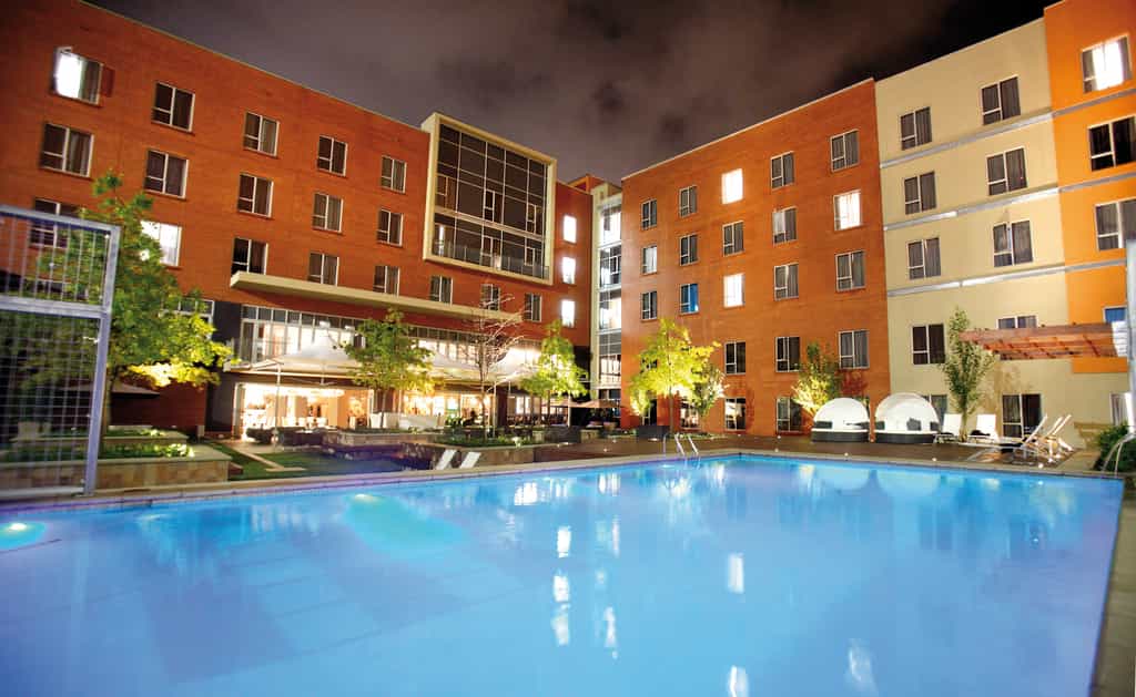 Not only is Melrose Arch the place to be seen, but also a place where corporate & leisure travellers get to work hard and play hard while in the company of Hollywood’s and Johannesburg’s most inspiring legends.