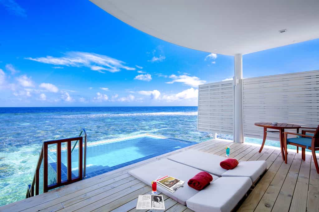 Sunset Ocean Pool Villa