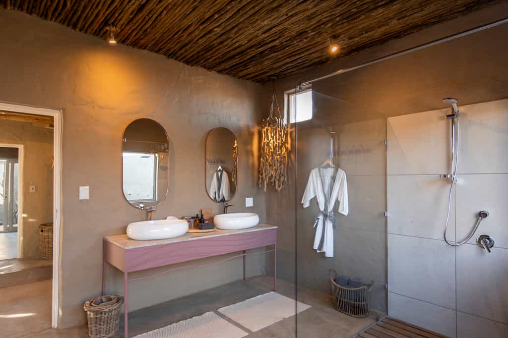 Luxury desert suites  