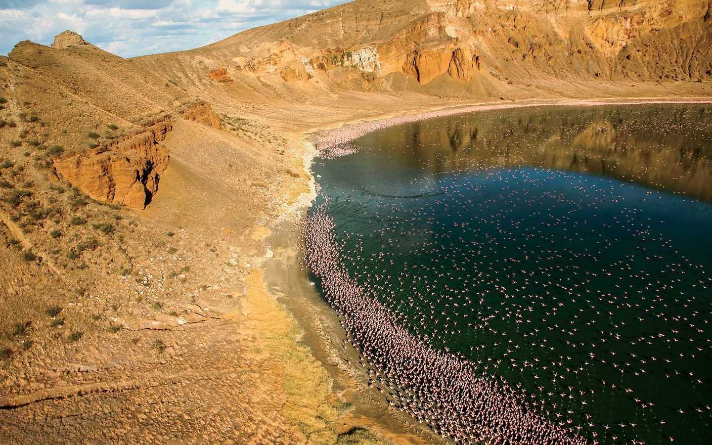 Unusual places - lake turkana