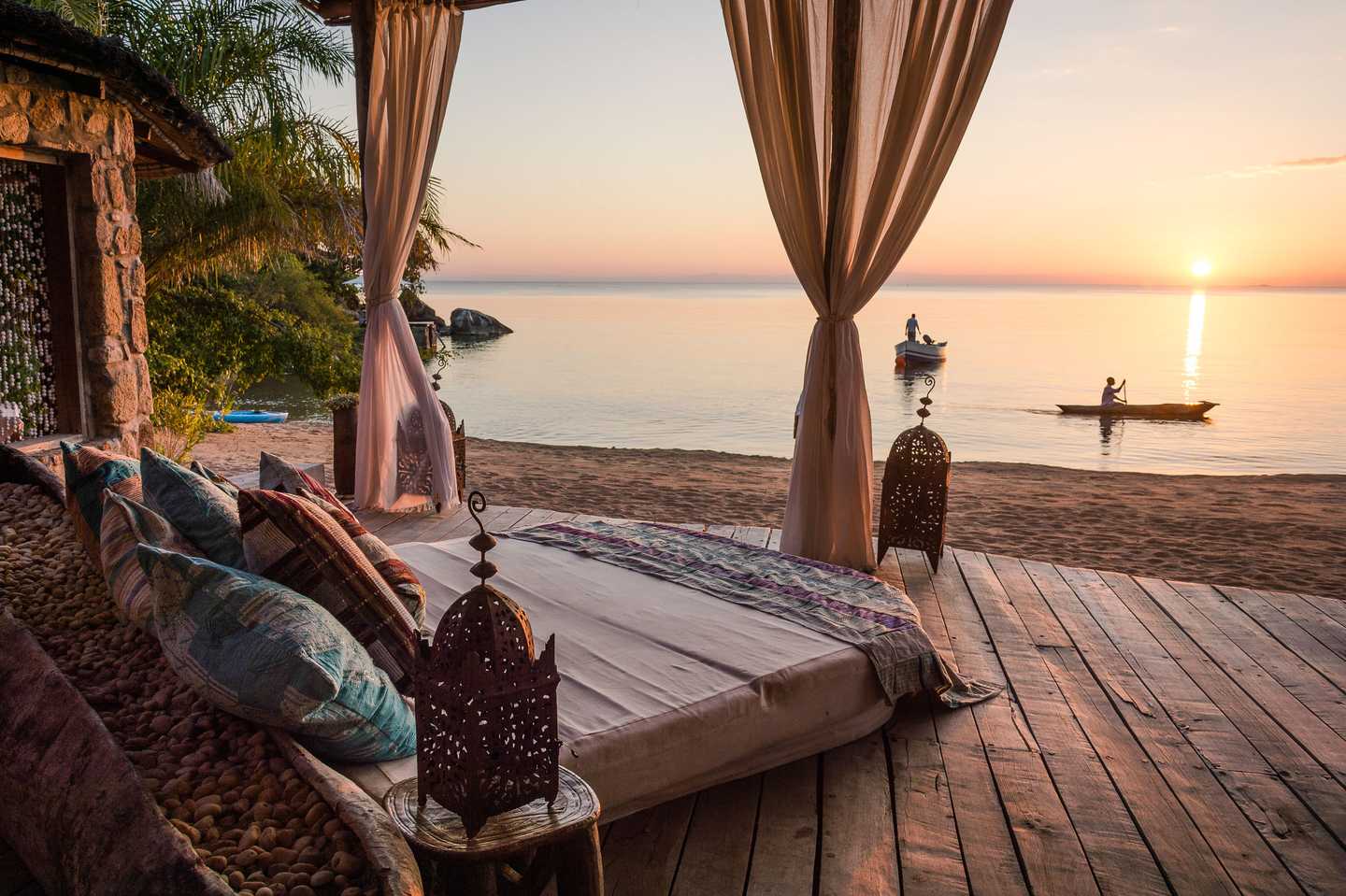 Best beaches for bookworms - kaya mawa