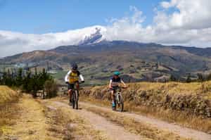 Explore the trails of Otavalo on a mountain bike